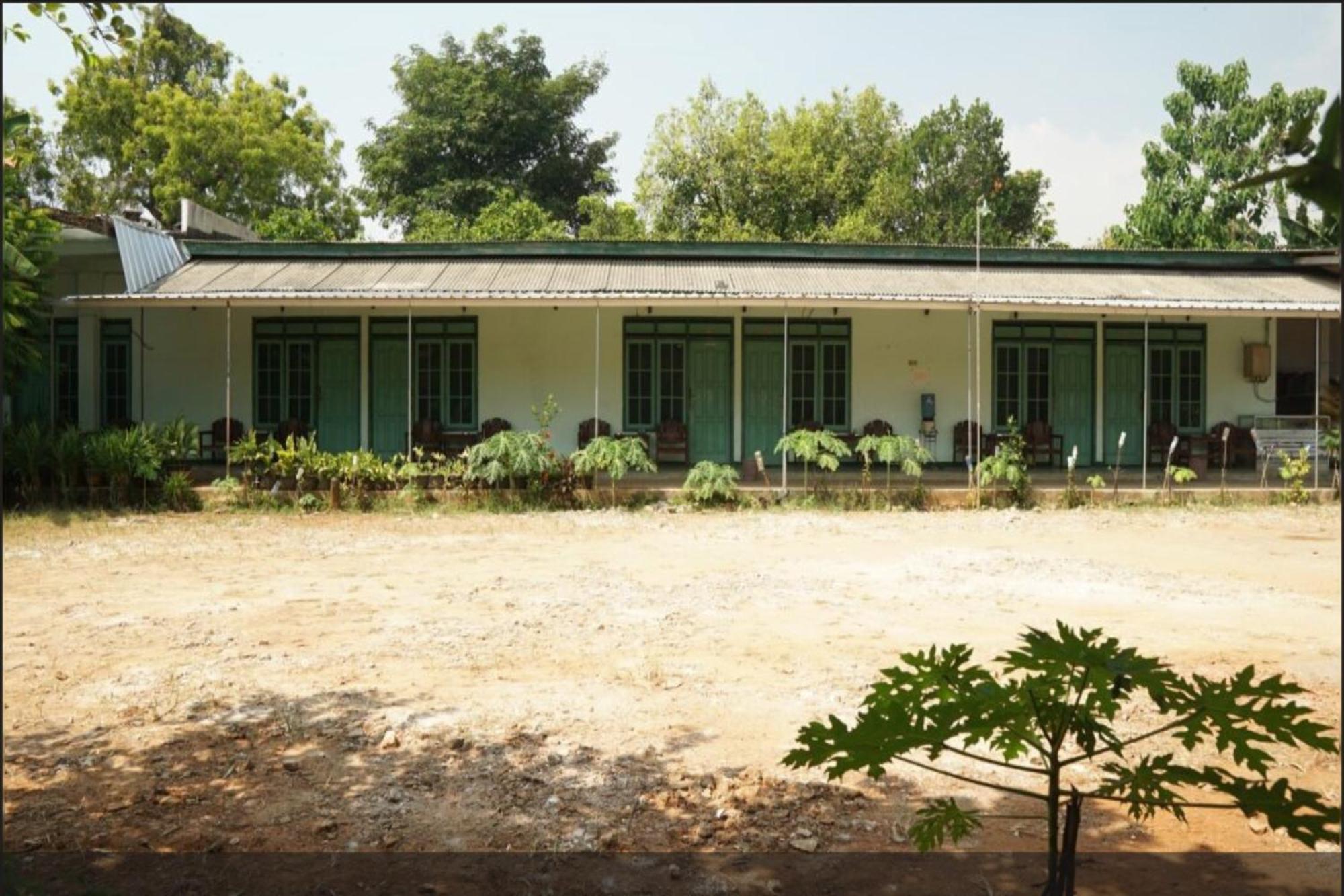 Hotel Spot On 93611 Kost Pak Suyatno Syariah 2 Ponorogo Exterior foto