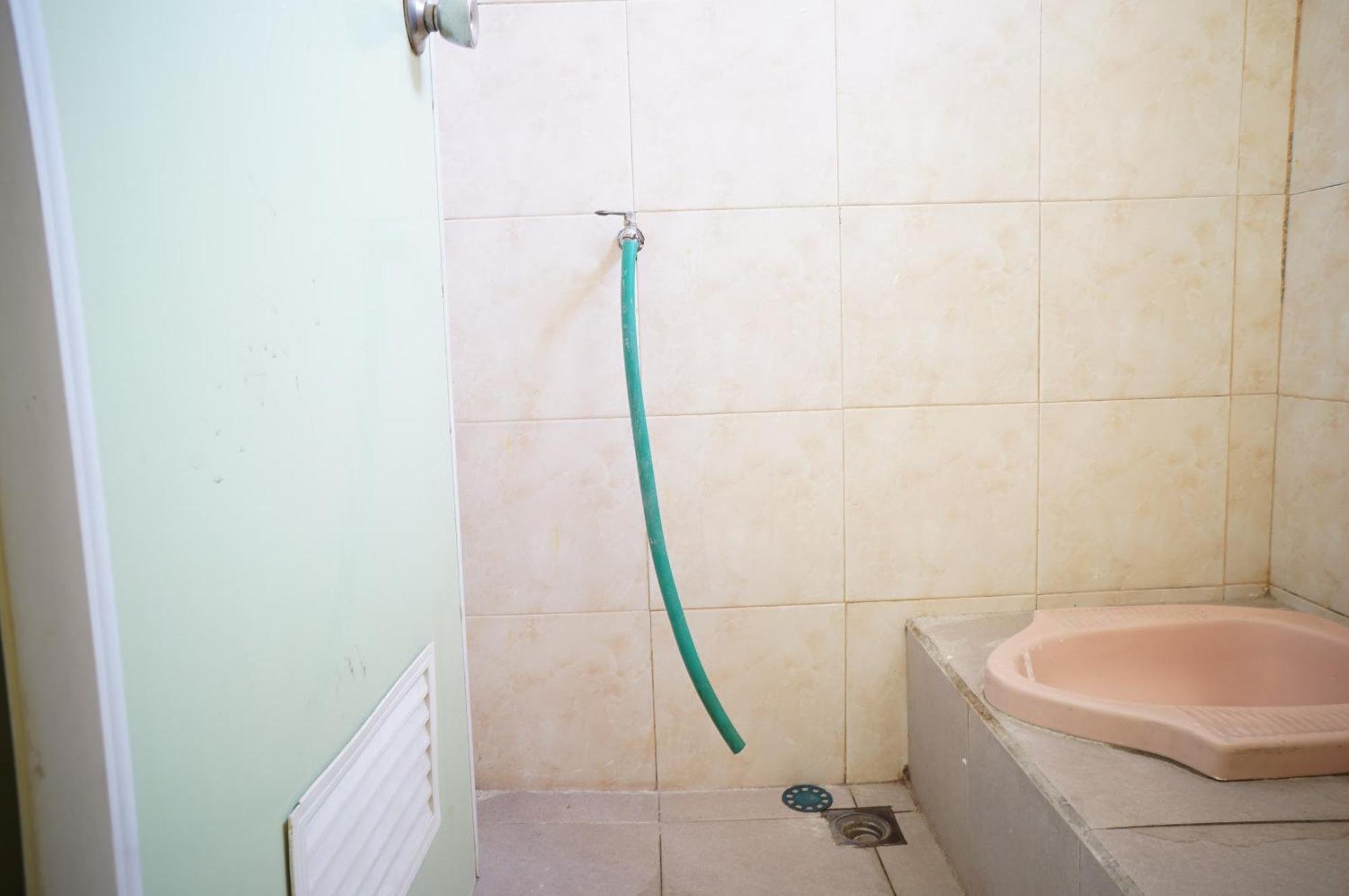Hotel Spot On 93611 Kost Pak Suyatno Syariah 2 Ponorogo Exterior foto